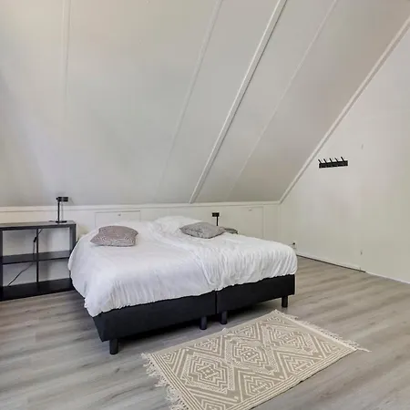 Feriehus Sfeervolle Woning Met Sauna En Grote Tuin Vp098 Hoeven